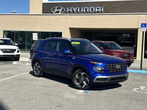 Certified 2025 Hyundai Venue SEL image 1