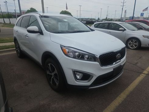 Used 2017 Kia Sorento EX AWD/4WD image 1
