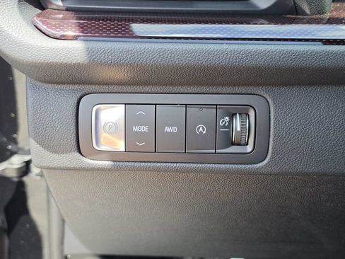 New 2026 Chevrolet Traverse Z71 w/ Enhanced Driving Package AWD/4WD image 32