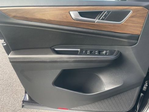 Certified 2025 Volkswagen Atlas SE image 26