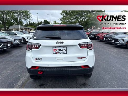 Used 2025 Jeep Compass Trailhawk AWD/4WD image 9