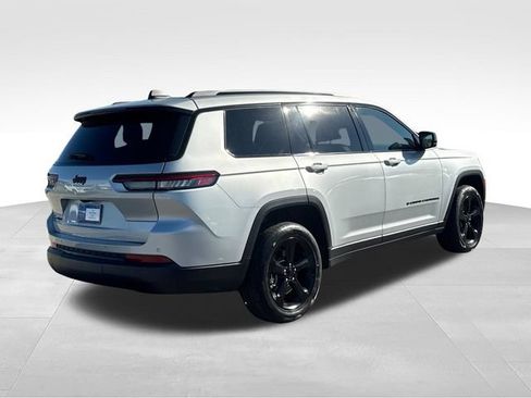 Used 2023 Jeep Grand Cherokee L Laredo AWD/4WD image 8