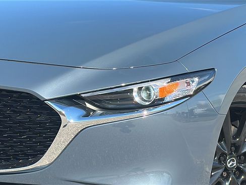 Used 2023 MAZDA MAZDA3 s image 4