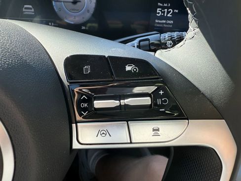 New 2025 Hyundai Elantra Limited FWD image 19