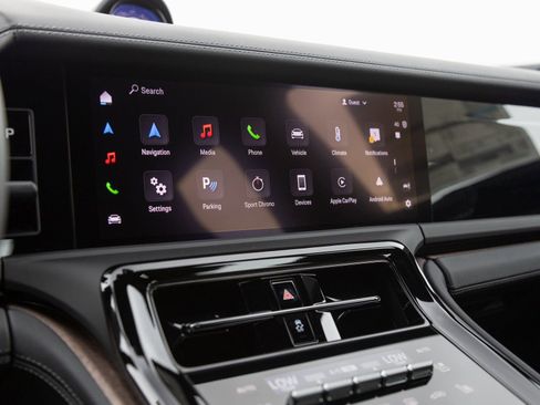 Certified 2025 Porsche Panamera image 27