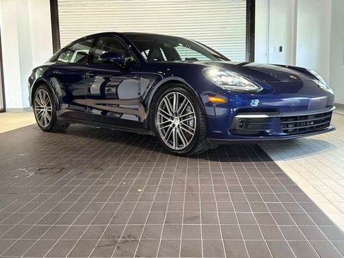Used 2020 Porsche Panamera image 7