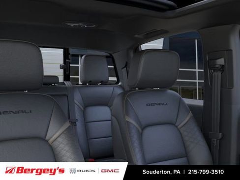 New 2026 GMC Canyon Denali w/ LPO, Denali Black Edition AWD/4WD image 26
