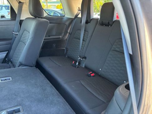 Used 2025 Nissan Pathfinder SV image 29