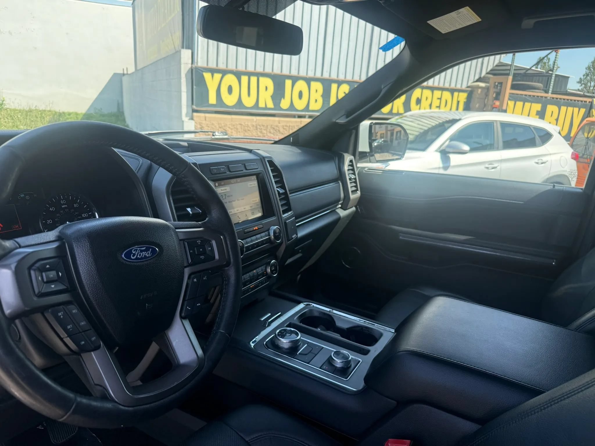 Used 2018 Ford Expedition Max XLT w/ Equipment Group 202A AWD/4WD image 9
