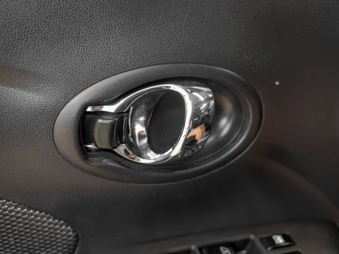Used 2019 Nissan Versa SV FWD image 48