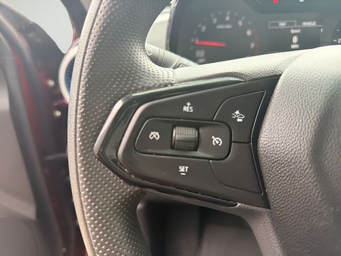 Used 2025 Chevrolet Trax LS FWD image 31