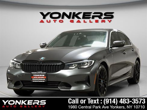 Used 2020 BMW 330i xDrive Sedan w/ Driving Assistance Package image 17