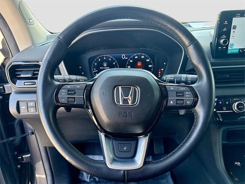 Used 2024 Honda Pilot Elite image 11