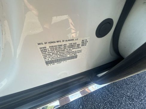 Used 2017 Acura MDX FWD image 25
