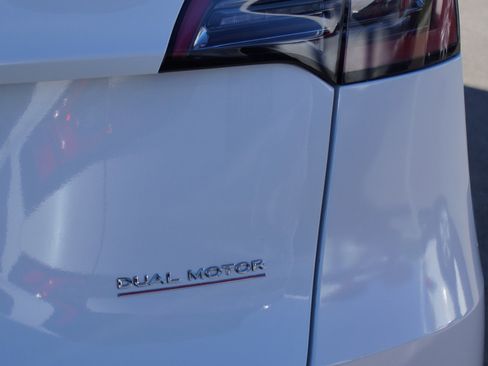 Used 2023 Tesla Model Y Performance image 10