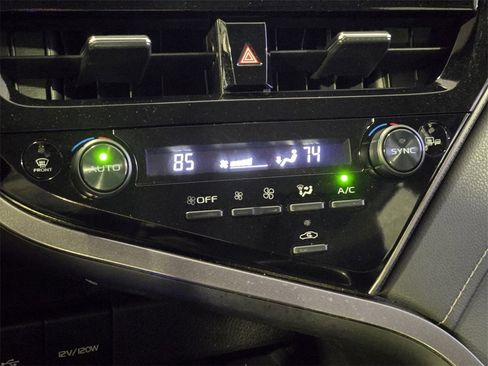 Used 2023 Toyota Camry XSE image 16