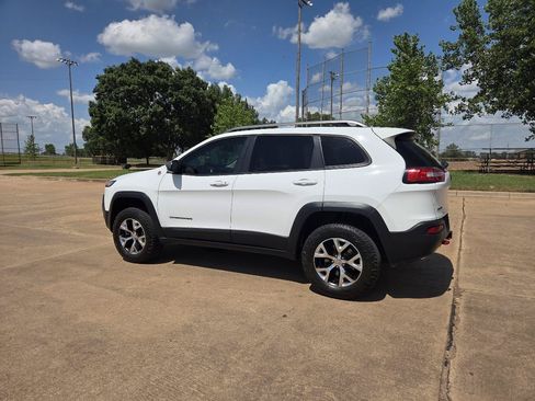 Used 2014 Jeep Cherokee Trailhawk w/ Comfort/Convenience Group AWD/4WD image 6