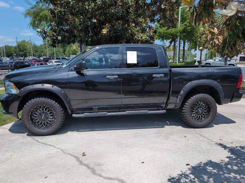 Used 2018 RAM 1500 Express AWD/4WD image 7
