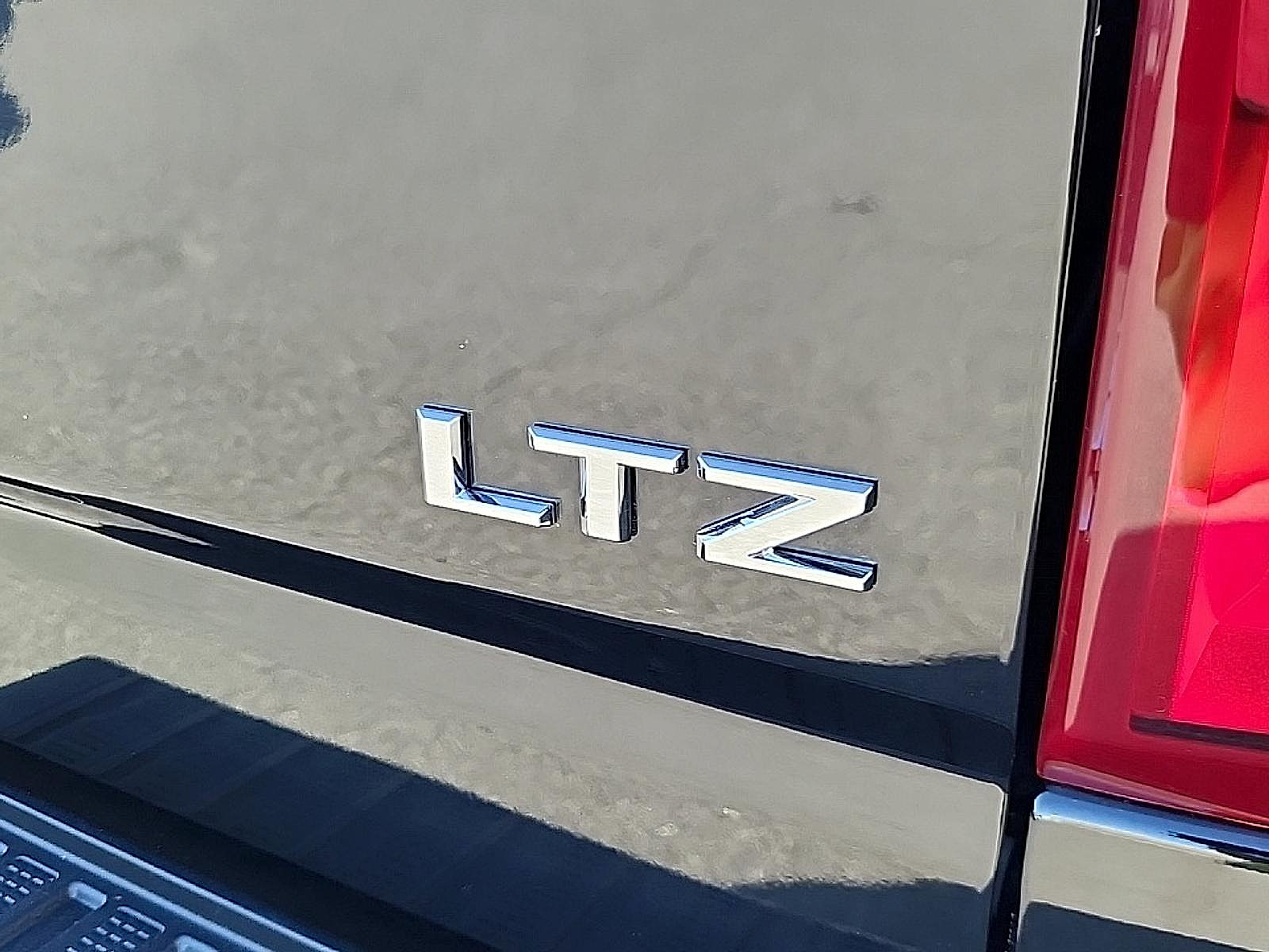 Used 2020 Chevrolet Silverado 3500 LTZ w/ LTZ Premium Package AWD/4WD image 33