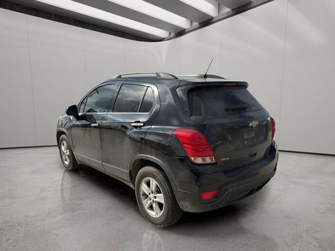 Used 2020 Chevrolet Trax LT w/ LT Convenience Package image 3