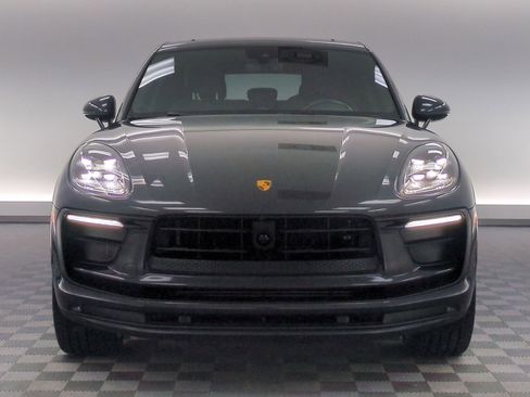 Certified 2023 Porsche Macan Turbo AWD/4WD image 6