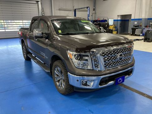 Used 2018 Nissan Titan SL w/ Texas Titan Edition AWD/4WD image 1