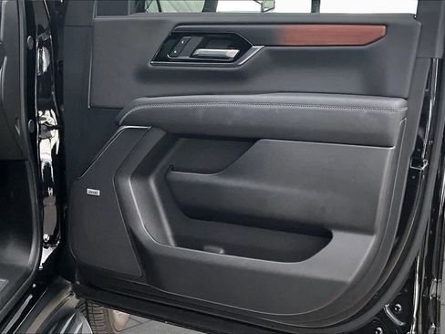 Used 2026 GMC Yukon Denali AWD/4WD image 23