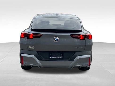Used 2025 BMW X2 xDrive28i AWD/4WD image 7