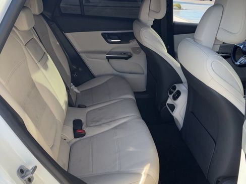 Used 2024 Mercedes-Benz GLC 300 image 10