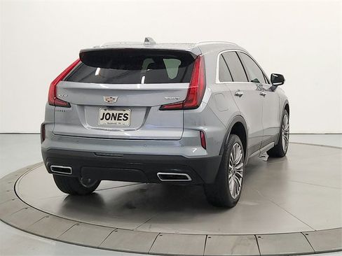 Used 2024 Cadillac XT4 Premium Luxury image 6