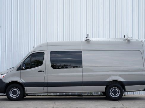Used 2023 Mercedes-Benz Sprinter 2500 image 9