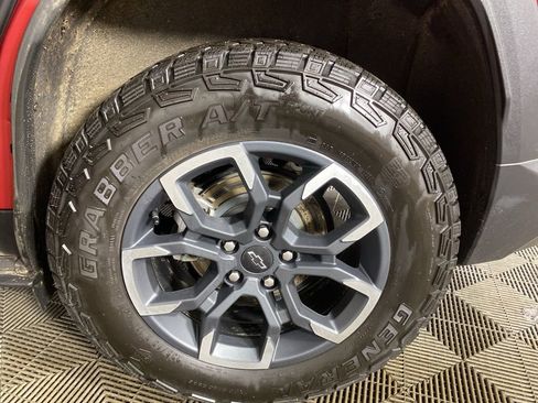 Used 2025 Chevrolet Equinox ACTIV w/ Safety and Technology Package image 11