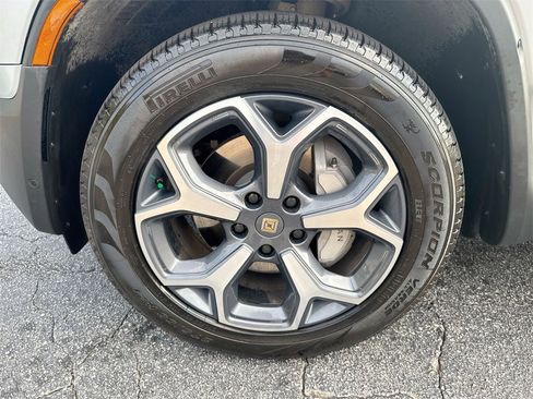 Used 2024 Rivian R1S Adventure image 12