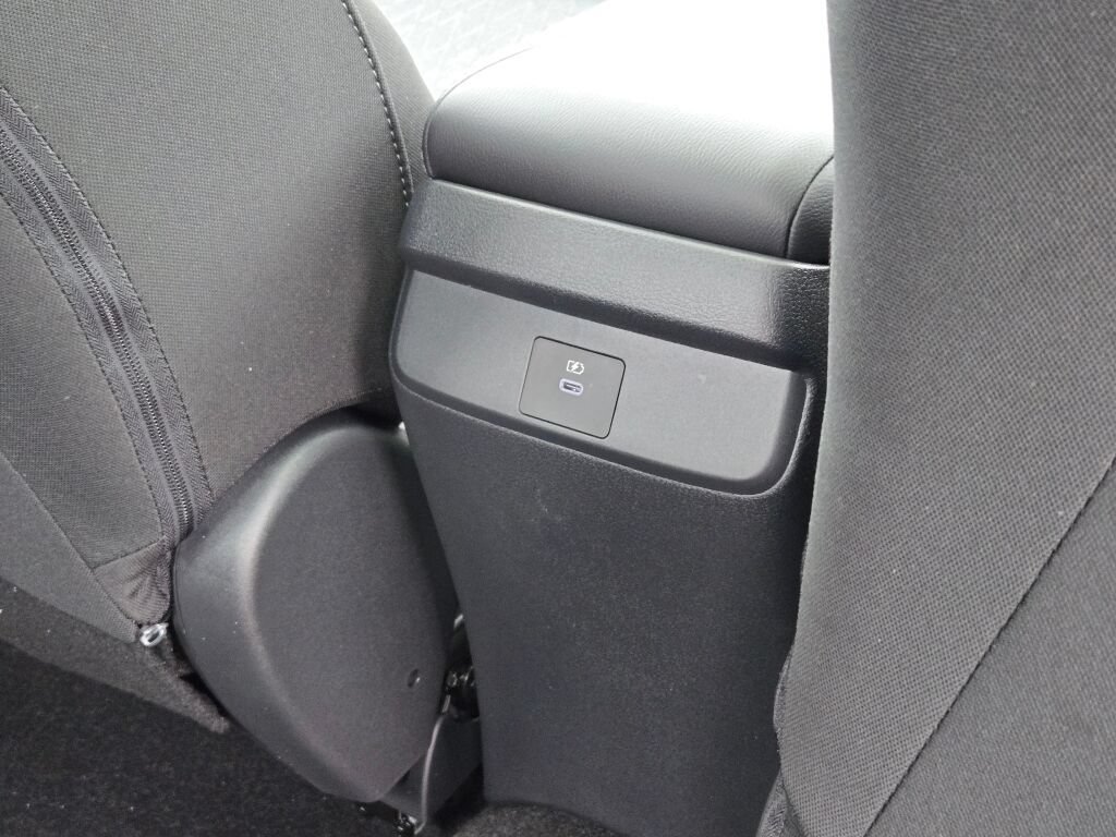 Used 2026 Nissan Sentra SV w/ SV Convenience Package FWD image 11