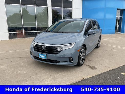 Used 2024 Honda Odyssey Touring image 2
