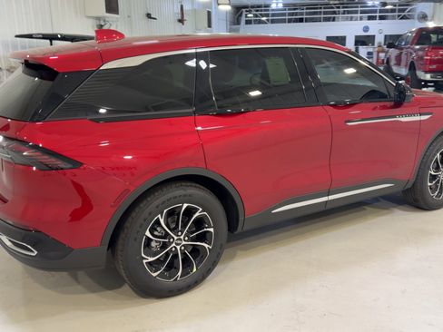 New 2026 Lincoln Nautilus Premier AWD/4WD image 9
