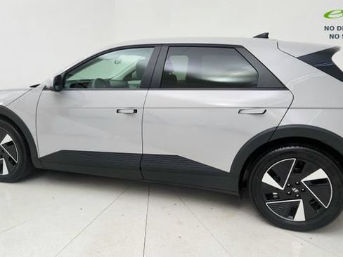Used 2025 Hyundai Ioniq 5 SE RWD image 24
