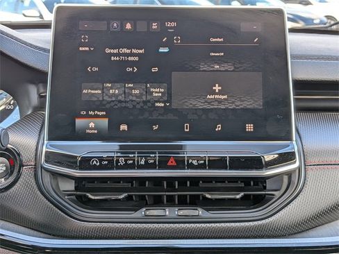 Used 2023 Jeep Compass Trailhawk image 16