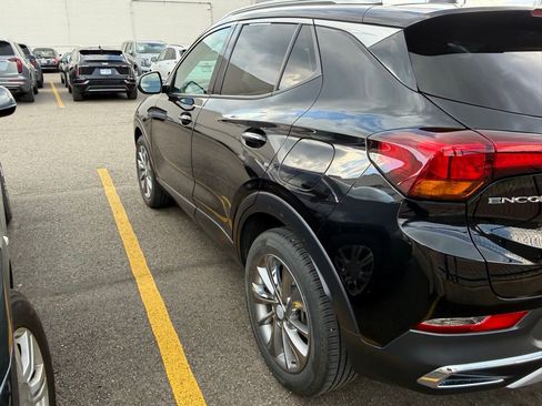 Used 2023 Buick Encore GX Essence w/ Experience Buick Package FWD image 8