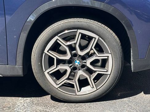 Certified 2025 BMW X1 xDrive28i w/ Technology Package AWD/4WD image 4