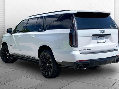 Certified 2026 Cadillac Escalade ESV V w/ LPO, ONYX Package AWD/4WD image 11