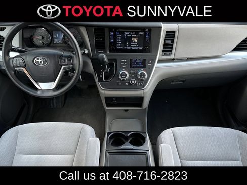 Used 2016 Toyota Sienna LE FWD image 4
