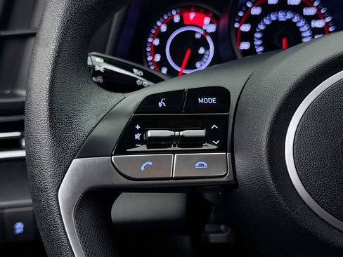 Used 2023 Hyundai Elantra SE image 30