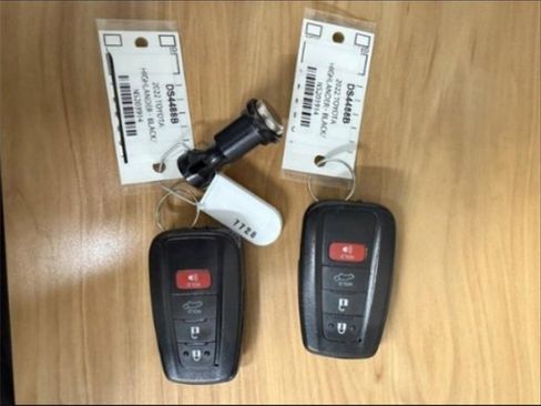 Used 2022 Toyota Highlander XLE image 5