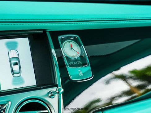 Used 2017 Rolls-Royce Wraith image 27