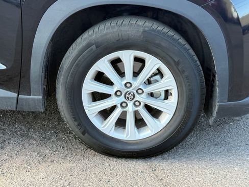Used 2025 Toyota Grand Highlander AWD image 8