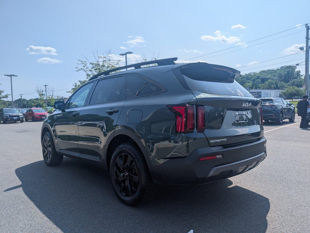 Used 2023 Kia Sorento S w/ Panoramic Sunroof Package AWD/4WD image 9
