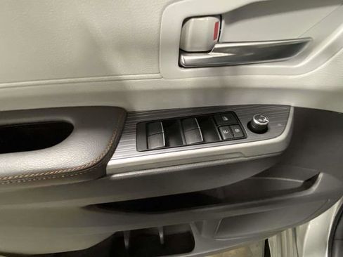 Used 2022 Toyota Sienna XSE w/ XSE Plus Package image 14