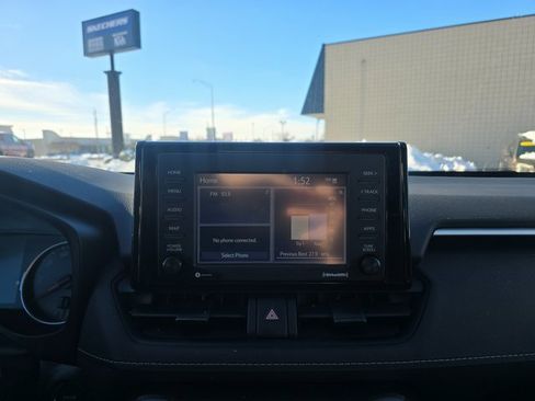 Used 2022 Toyota RAV4 XLE image 15