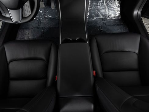 Used 2018 Tesla Model 3 Long Range image 37